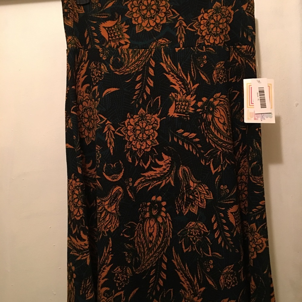 XL lularoe azure skirt brand new w/tags!